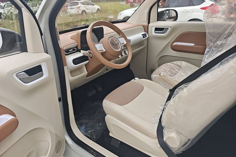 Used Wuling Hongguang MINIEV 2024 3rd Generation 215km Youth Edition Interior 2