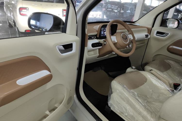 Used Wuling Hongguang MINIEV 2024 3rd Generation 215km Youth Edition Interior 3