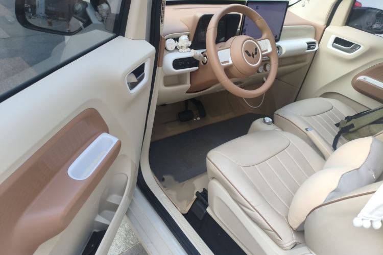 Used Wuling Hongguang MINIEV 2024 3rd Generation 215km Youth Edition Interior 3