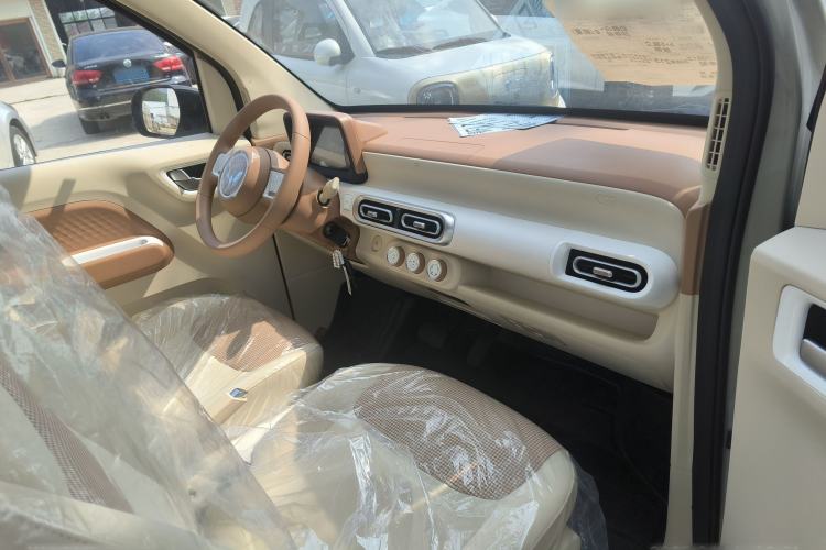 Used Wuling Hongguang MINIEV 2024 3rd Generation 215km Youth Edition Interior 3