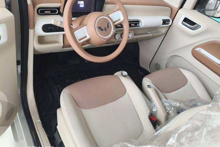 Used Wuling Hongguang MINIEV 2024 3rd Generation 215km Youth Edition Interior 3