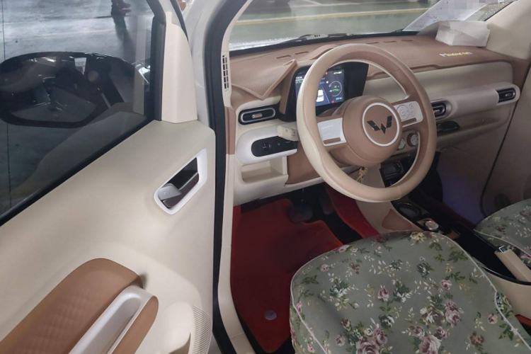 Used Wuling Hongguang MINIEV 2024 3rd Generation 215km Youth Edition Interior 3