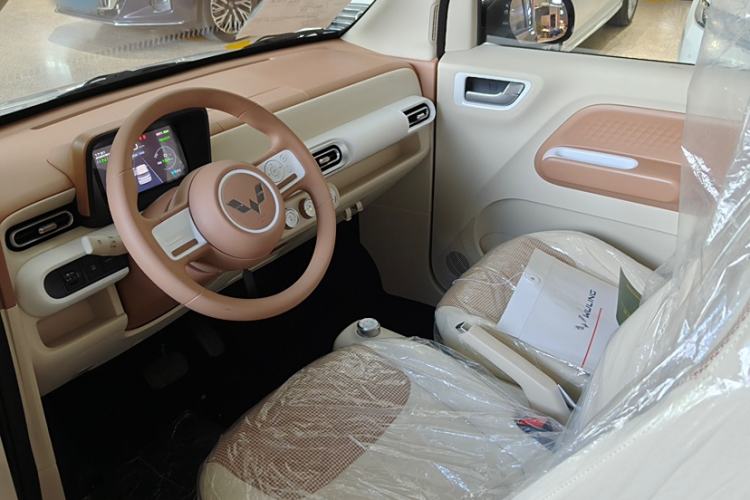 Used Wuling Hongguang MINIEV 2024 3rd Generation 215km Youth Edition Interior 4