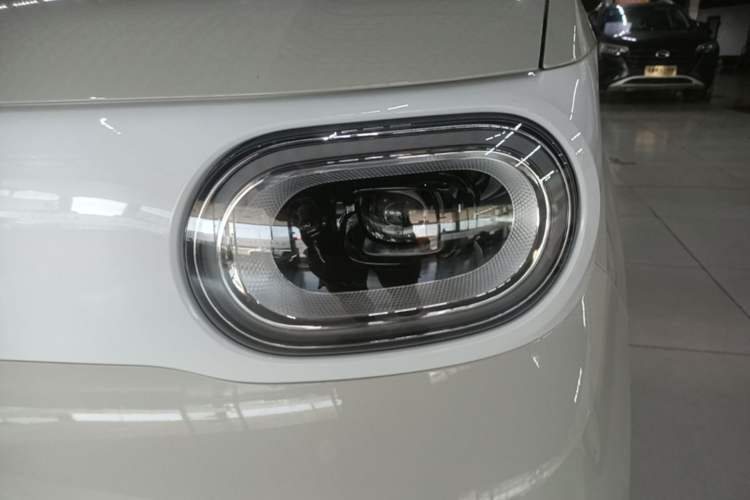 Used Wuling Hongguang MINIEV 2024 3rd Generation 215km Youth Edition Left Front Headlight