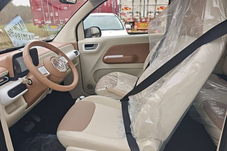 Used Wuling Hongguang MINIEV 2024 3rd Generation 215km Youth Edition Left Front Seat