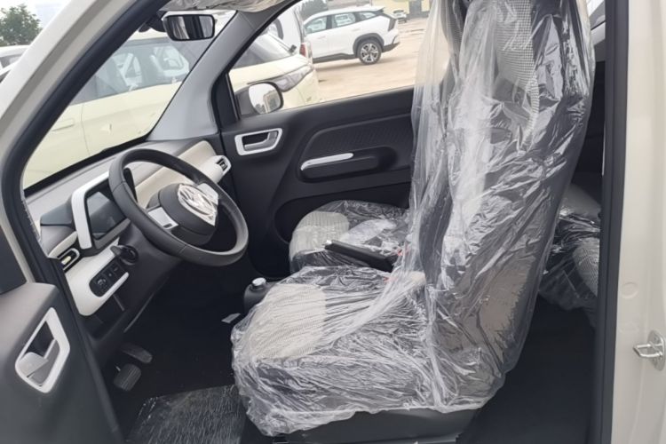 Used Wuling Hongguang MINIEV 2024 3rd Generation 215km Youth Edition Left Front Seat