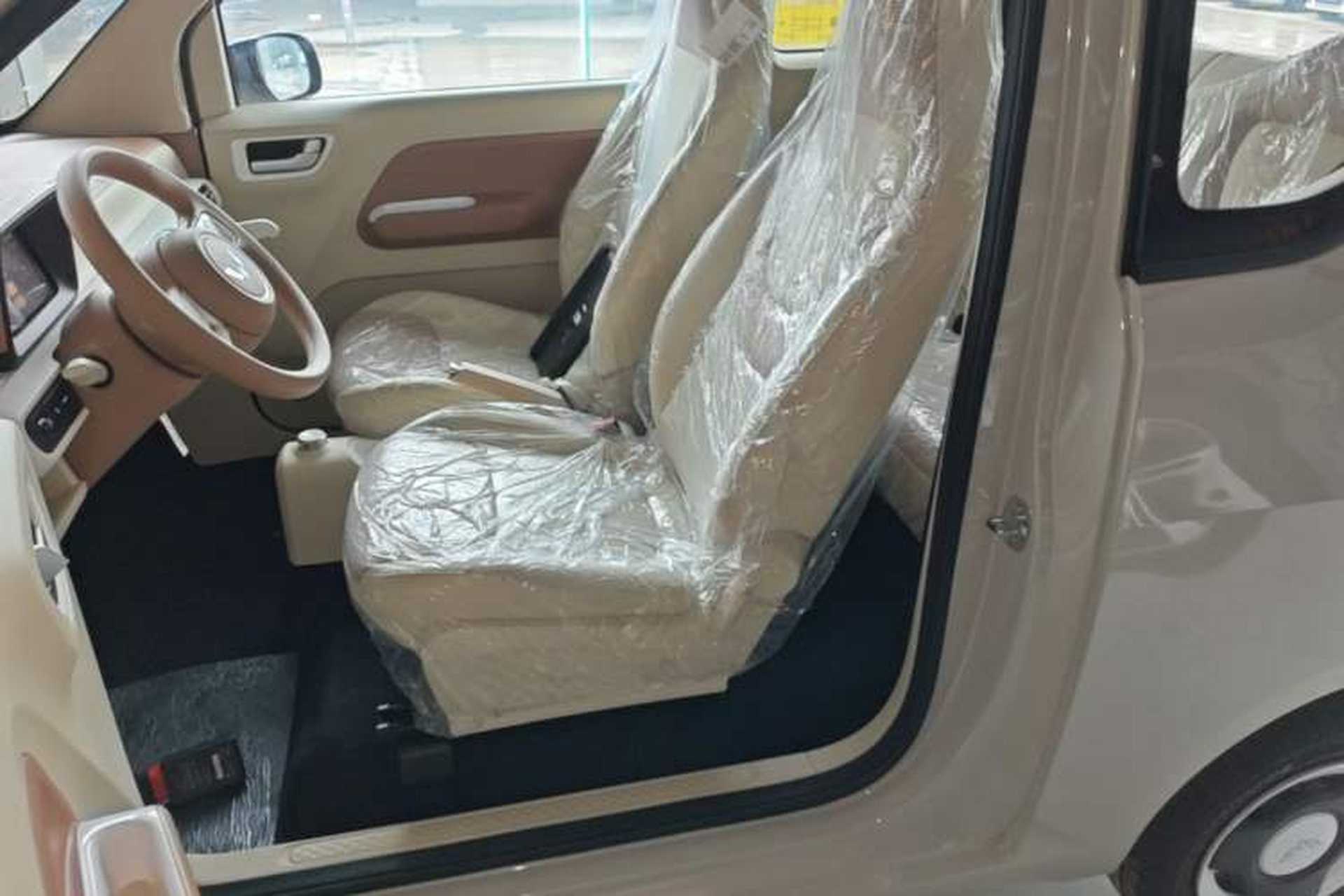 Used Wuling Hongguang MINIEV 2024 3rd Generation 215km Youth Edition Left Front Seat