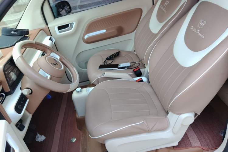 Used Wuling Hongguang MINIEV 2024 3rd Generation 215km Youth Edition Left Front Seat