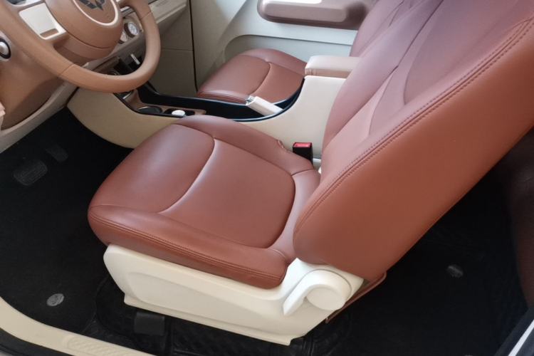 Used Wuling Hongguang MINIEV 2024 3rd Generation 215km Youth Edition Left Front Seat
