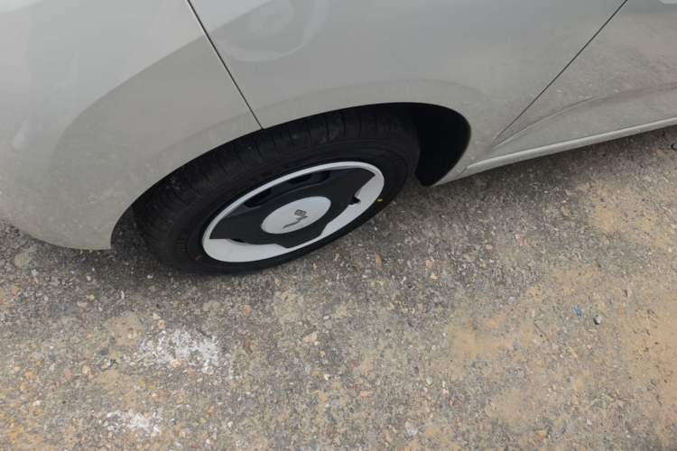 Used Wuling Hongguang MINIEV 2024 3rd Generation 215km Youth Edition Left Front Wheel Hub