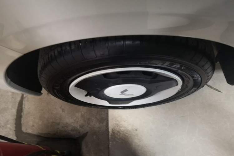 Used Wuling Hongguang MINIEV 2024 3rd Generation 215km Youth Edition Left Front Wheel Hub