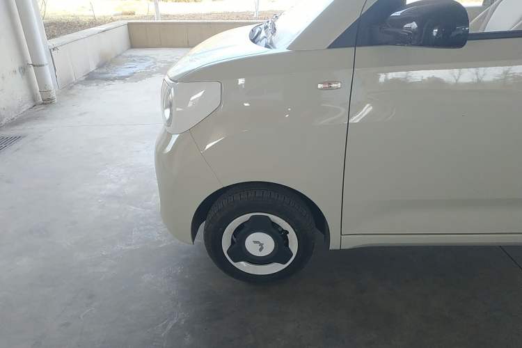 Used Wuling Hongguang MINIEV 2024 3rd Generation 215km Youth Edition Left Front Wheel Hub