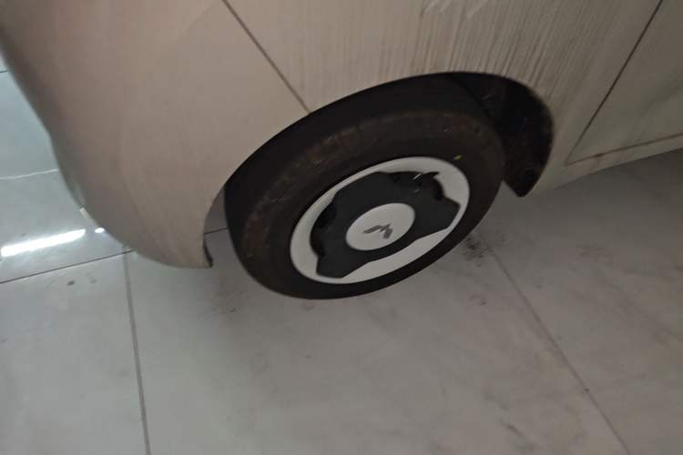 Used Wuling Hongguang MINIEV 2024 3rd Generation 215km Youth Edition Left Front Wheel Hub