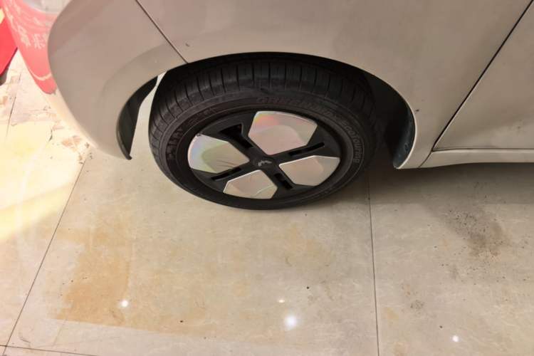 Used Wuling Hongguang MINIEV 2024 3rd Generation 215km Advanced Version Left Front Wheel Hub