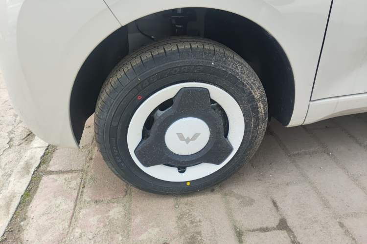 Used Wuling Hongguang MINIEV 2024 3rd Generation 215km Youth Edition Left Front Wheel Hub