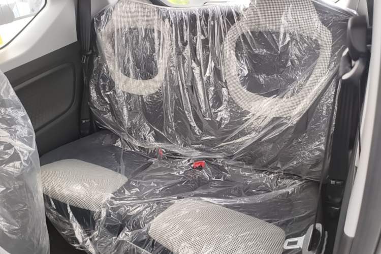 Used Wuling Hongguang MINIEV 2024 3rd Generation 215km Youth Edition Left Rear Seat
