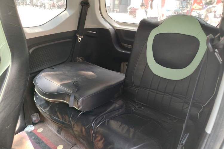 Used Wuling Hongguang MINIEV 2024 3rd Generation 215km Advanced Version Left Rear Seat