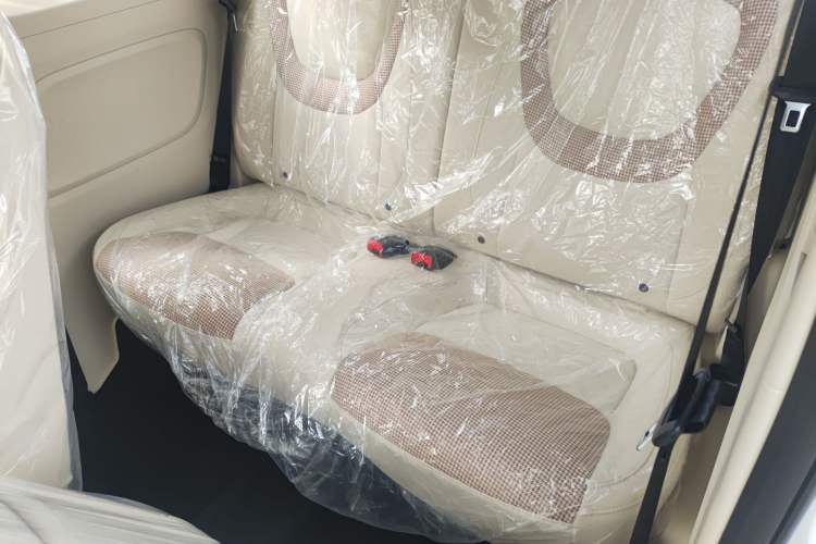 Used Wuling Hongguang MINIEV 2024 3rd Generation 215km Youth Edition Left Rear Seat