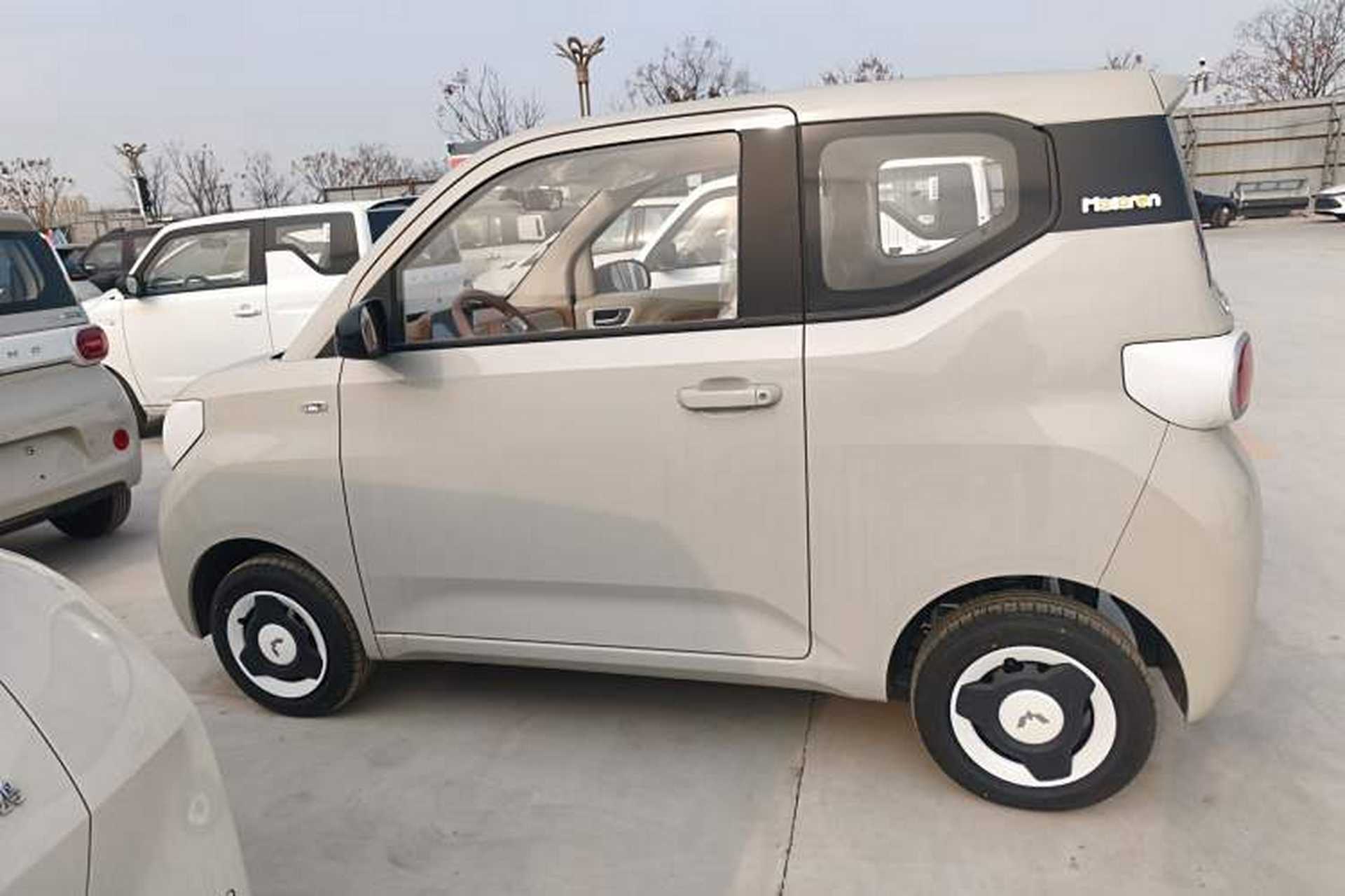 Used Wuling Hongguang MINIEV 2024 3rd Generation 215km Youth Edition Left Side