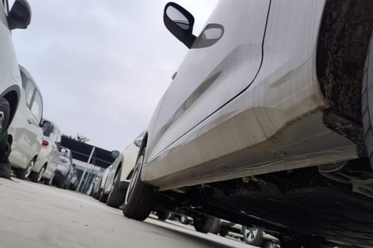 Used Wuling Hongguang MINIEV 2024 3rd Generation 215km Youth Edition Left Side Sill