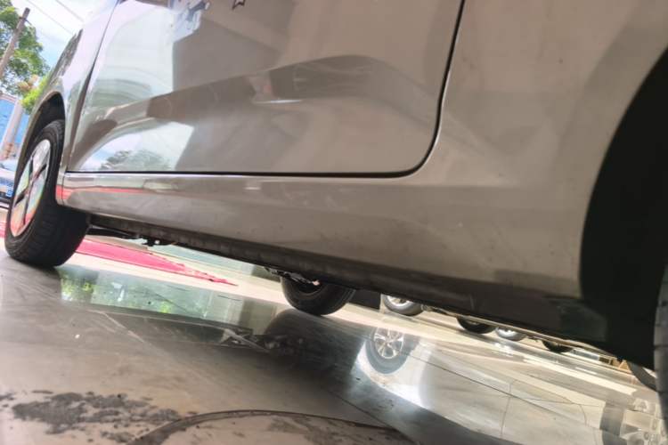 Used Wuling Hongguang MINIEV 2024 3rd Generation 215km Advanced Version Left Side Sill