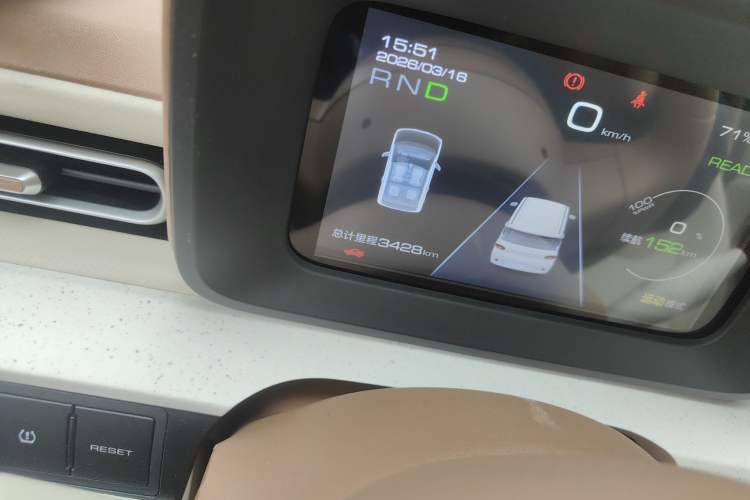 Used Wuling Hongguang MINIEV 2024 3rd Generation 215km Youth Edition Odometer Close Up