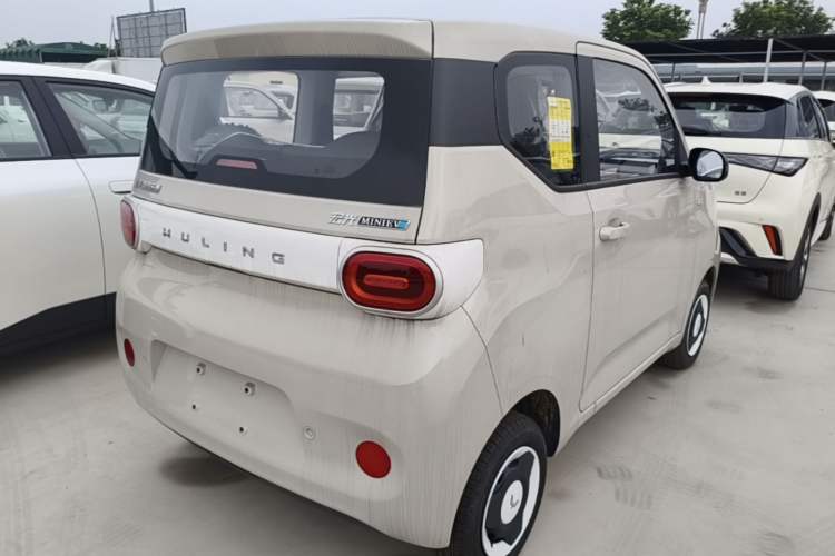 Used Wuling Hongguang MINIEV 2024 3rd Generation 215km Youth Edition Rear Right 45 Deg