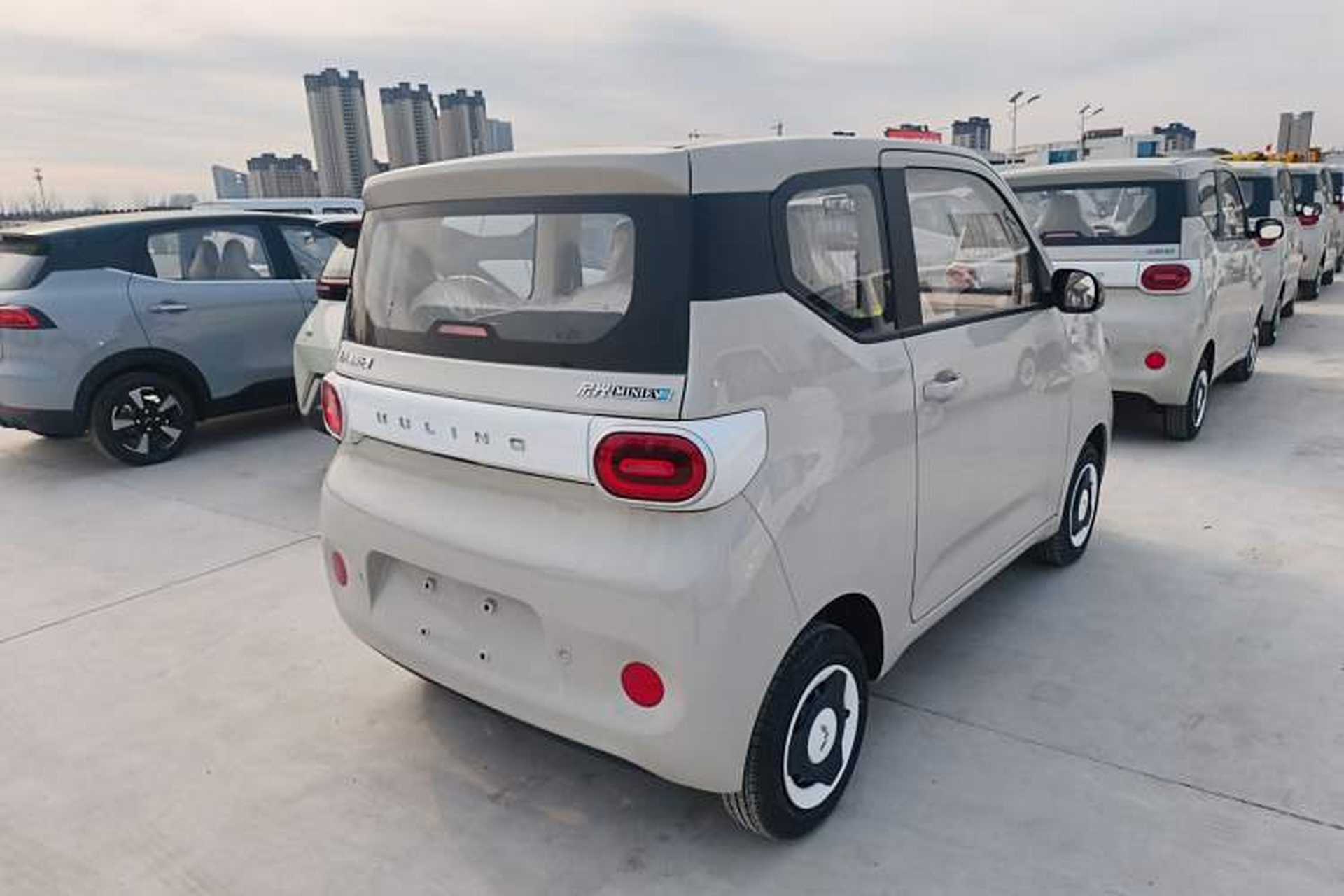 Used Wuling Hongguang MINIEV 2024 3rd Generation 215km Youth Edition Rear Right 45 Deg