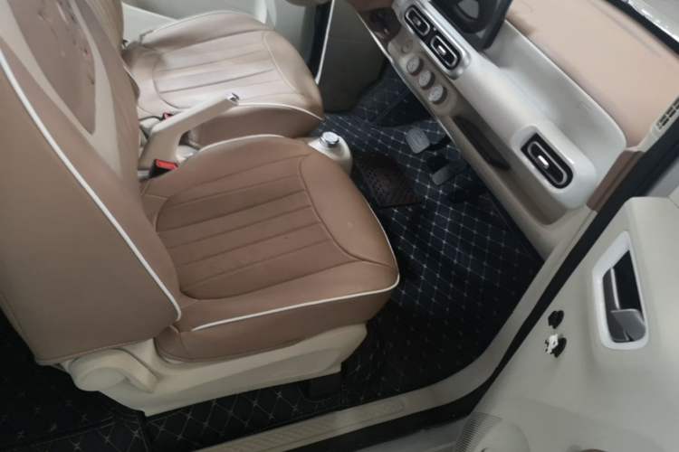 Used Wuling Hongguang MINIEV 2024 3rd Generation 215km Youth Edition Right Front Seat
