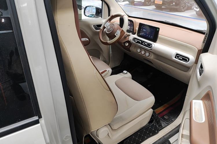 Used Wuling Hongguang MINIEV 2024 3rd Generation 170 km Right Front Seat