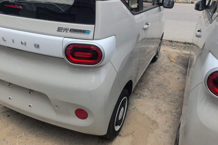 Used Wuling Hongguang MINIEV 2024 3rd Generation 215km Youth Edition Right Rear Taillight