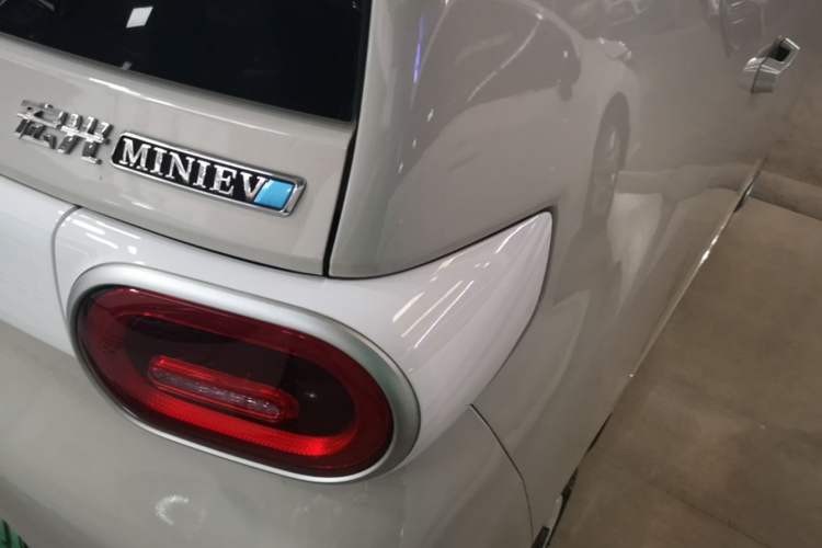 Used Wuling Hongguang MINIEV 2024 3rd Generation 215km Youth Edition Right Rear Taillight