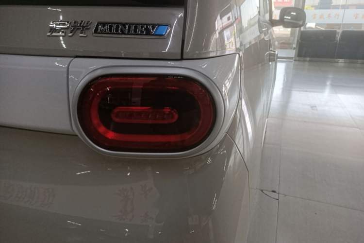 Used Wuling Hongguang MINIEV 2024 3rd Generation 215km Youth Edition Right Rear Taillight