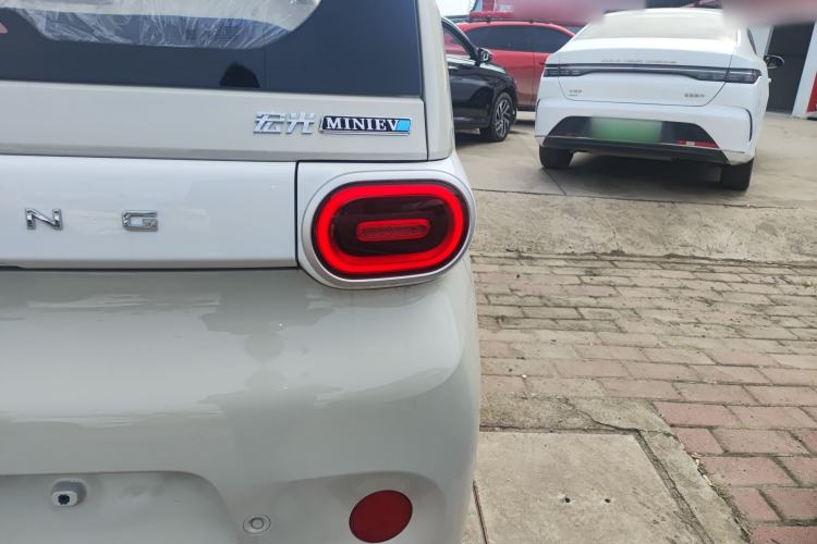 Used Wuling Hongguang MINIEV 2024 3rd Generation 215km Youth Edition Right Rear Taillight