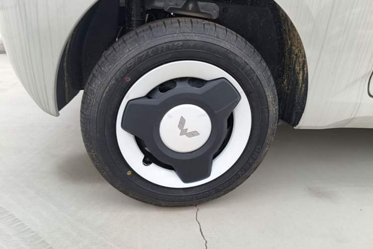 Used Wuling Hongguang MINIEV 2024 3rd Generation 215km Youth Edition Right Rear Wheel Hub