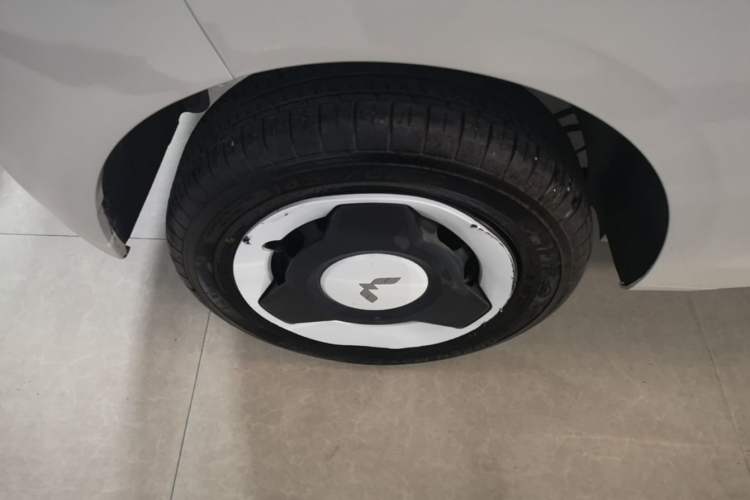 Used Wuling Hongguang MINIEV 2024 3rd Generation 215km Youth Edition Right Rear Wheel Hub