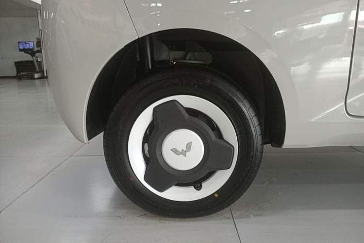 Used Wuling Hongguang MINIEV 2024 3rd Generation 215km Youth Edition Right Rear Wheel Hub
