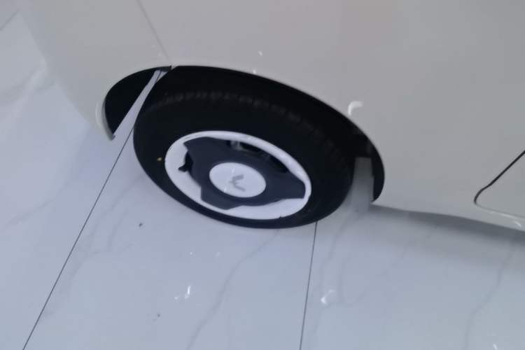 Used Wuling Hongguang MINIEV 2024 3rd Generation 215km Youth Edition Right Rear Wheel Hub
