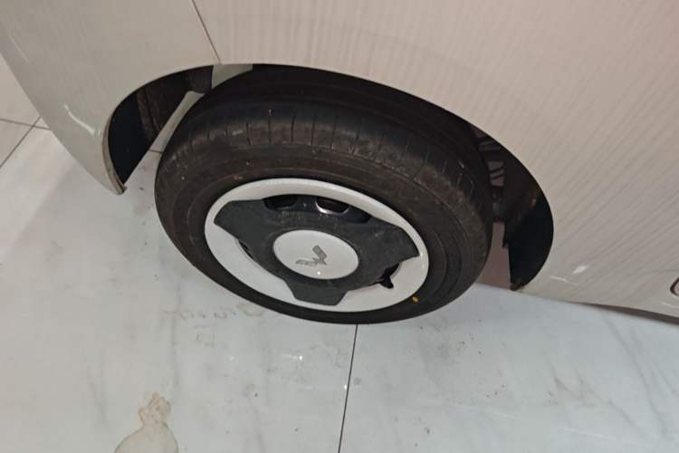 Used Wuling Hongguang MINIEV 2024 3rd Generation 215km Youth Edition Right Rear Wheel Hub