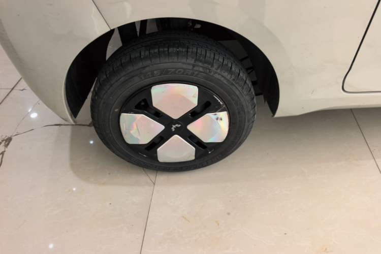 Used Wuling Hongguang MINIEV 2024 3rd Generation 215km Advanced Version Right Rear Wheel Hub