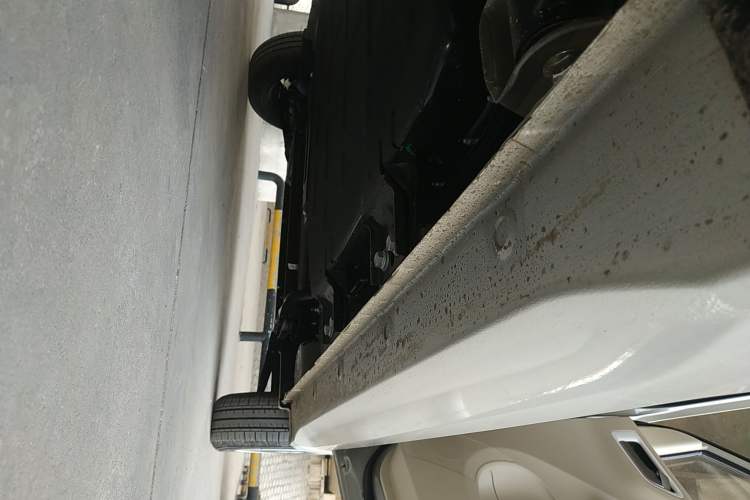Used Wuling Hongguang MINIEV 2024 3rd Generation 215km Youth Edition Right Side Sill