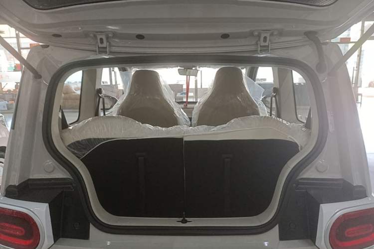 Used Wuling Hongguang MINIEV 2024 3rd Generation 215km Youth Edition Trunk