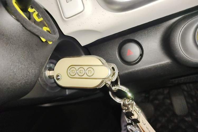 Used Wuling Hongguang MINIEV 2024 3rd Generation 170 km Vehicle Key