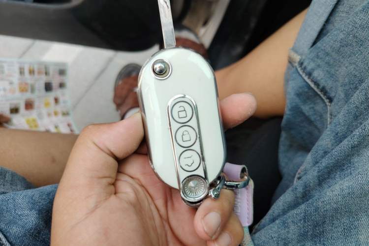 Used Wuling Hongguang MINIEV 2024 3rd Generation 215km Advanced Version Vehicle Key
