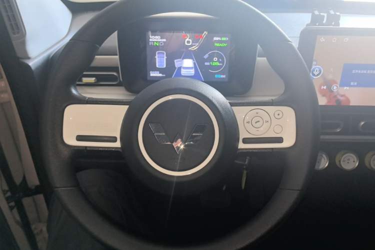 Used Wuling Hongguang MINIEV 2024 3rd Generation 215km Youth Edition Steering Wheel