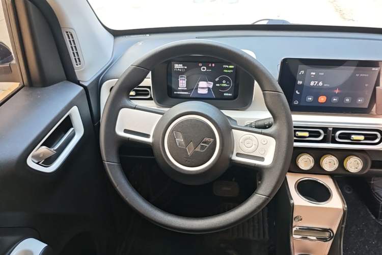 Used Wuling Hongguang MINIEV 2024 3rd Generation 215km Advanced Version Steering Wheel