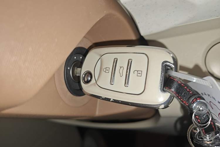 Used Wuling Hongguang MINIEV 2024 3rd Generation 215km Youth Edition Vehicle Key