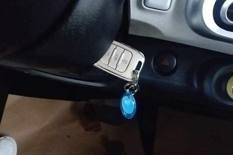 Used Wuling Hongguang MINIEV 2024 3rd Generation 215km Youth Edition Vehicle Key