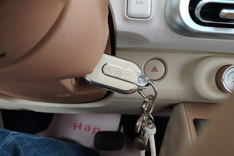 Used Wuling Hongguang MINIEV 2024 3rd Generation 215km Youth Edition Vehicle Key