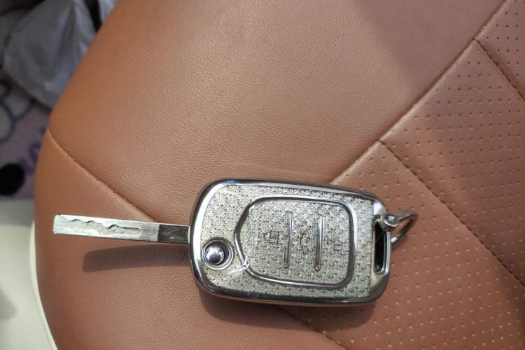 Used Wuling Hongguang MINIEV 2024 3rd Generation 215km Youth Edition Vehicle Key